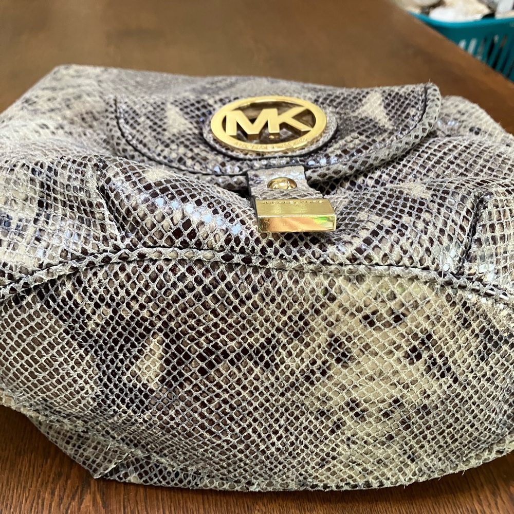 Michael Kors Bag ‘Python’ Cream/Black Embossed Pr… - image 7